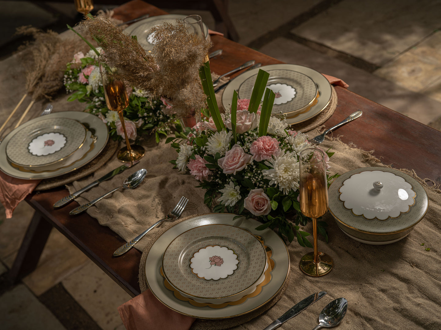 PICHWAI Dinner Set