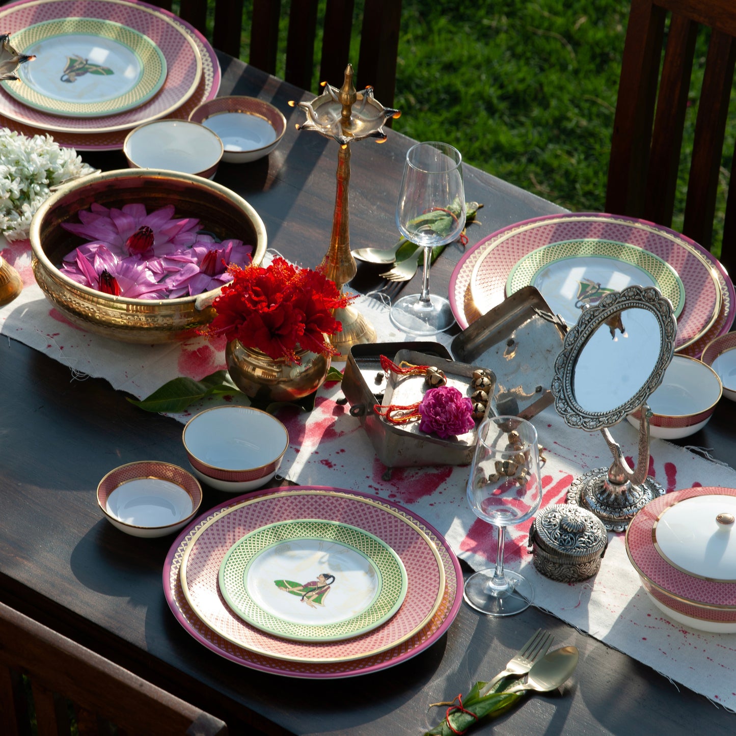 Shakti-  Dinner Set