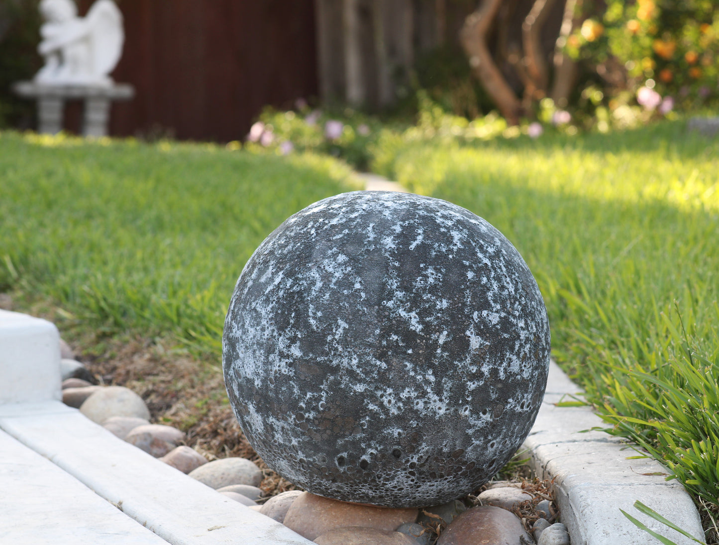 Outdoor Decorative Sphere Vintage 19.5" By Plantatorem